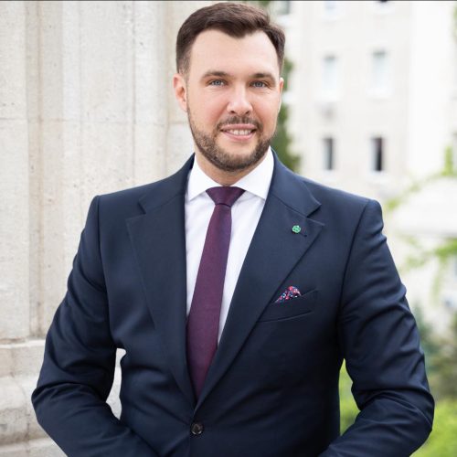 Adam-Nowak